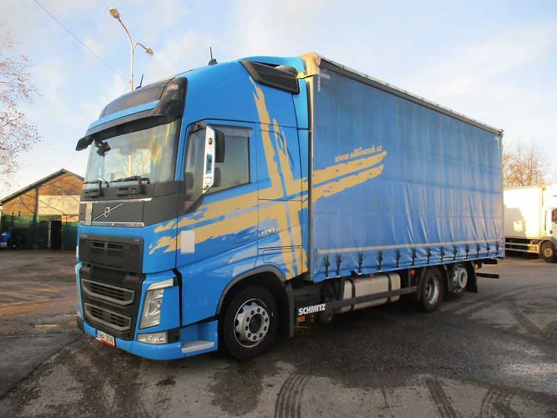 Volvo FH500 6x2 + Schmitz Nový tacho - fotka 1 z 39