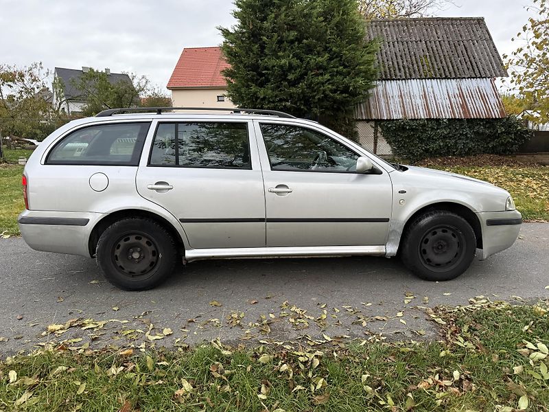 Škoda Octavia (2001) I 1.9 TDi 66kw RV 2001 kombi - fotka 6 z 15