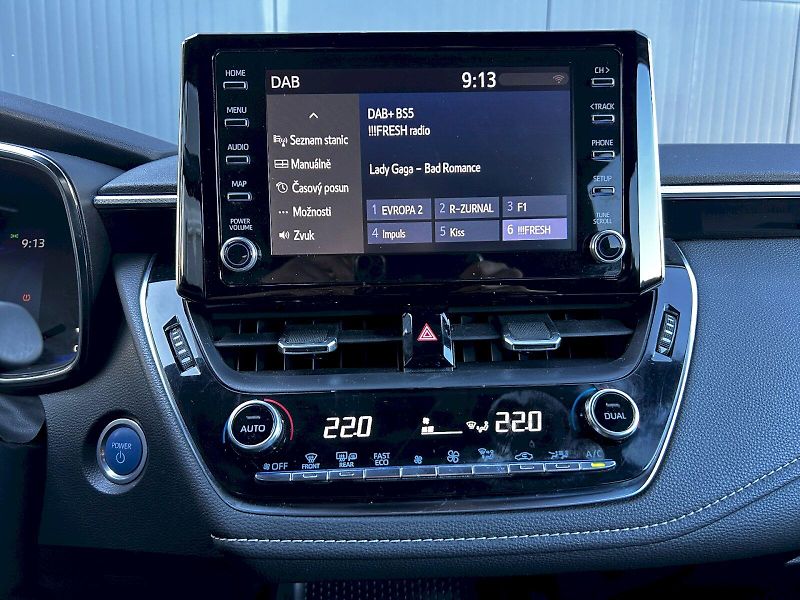 Toyota Corolla (2021) Touring 2.0 Hybrid 112kW e-CVT - fotka 12 z 29