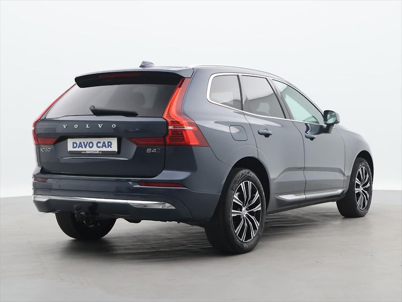 Volvo XC60 2,0 B4 AWD CZ Inscription DPH - fotka 7 z 33