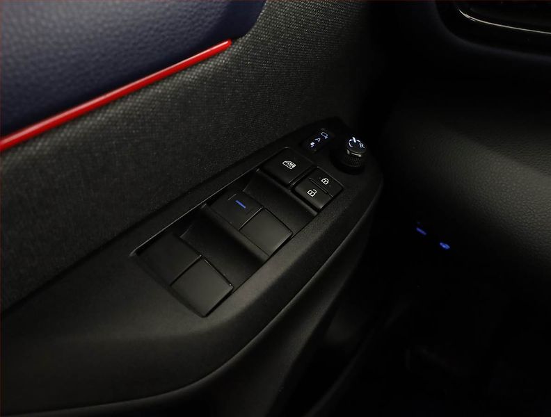 Toyota Yaris (2021) Tokyo Edition 1.5 Hybrid - fotka 17 z 19