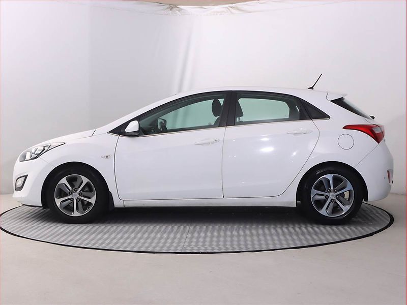 Hyundai i30 (2016) 1.4 CVVT, Tempomat - fotka 3 z 17