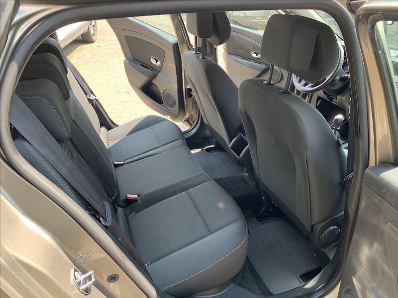 Renault Mégane 1,5 DCI,ČR - fotka 16 z 17