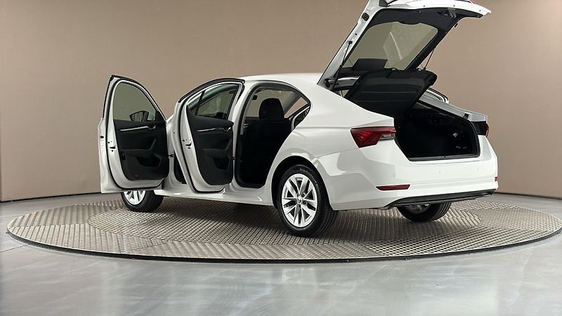 Škoda Octavia 2.0 TDI Style - fotka 7 z 26