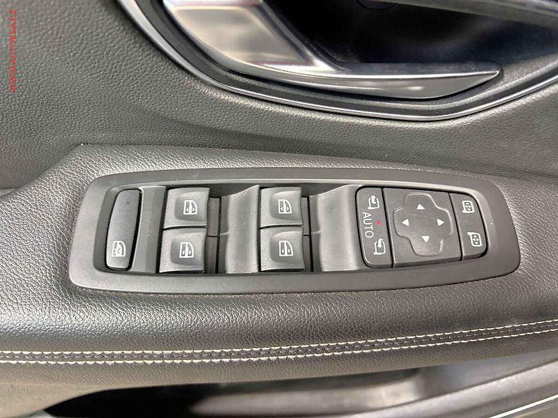 Renault Scénic (2017) 1.6 dCi, navi, LED, autoAC - fotka 12 z 17
