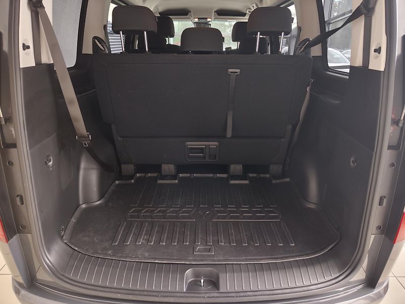 Hyundai Staria (2026) 1.6T-GDi 117kW HEV Comfort - fotka 7 z 22