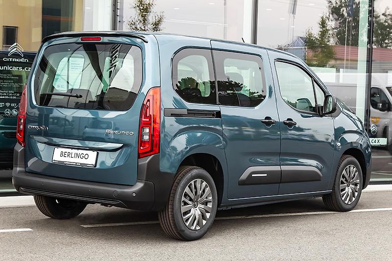 Citroën Berlingo (2026) 1,2 PLUS Petrol 110k + KAMERA - fotka 5 z 14