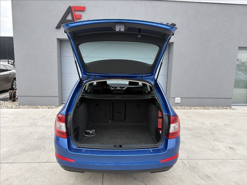 Škoda Octavia 2,0 TDI 110 KW STYLE - fotka 22 z 23