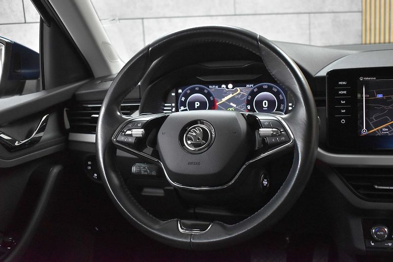 Škoda Kamiq 1.5TSI DSG*STYLE*ACC*KAMERA*ČR - fotka 17 z 42