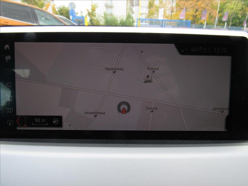 BMW X2 1,5 T sDrive 18I 103kW - fotka 17 z 33