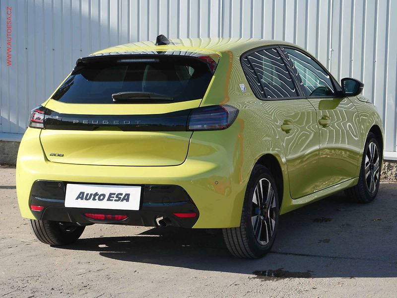 Peugeot 208 (2025) 1.2PT, 1.maj,ČR, Allure, LED - fotka 4 z 23
