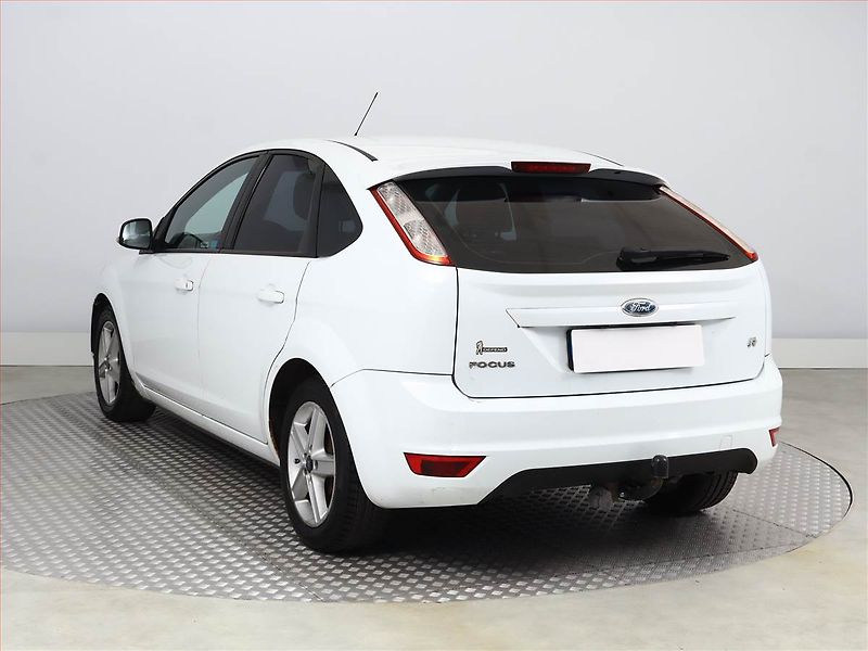 Ford Focus (2008) 1.6 16V, po STK, Tažné - fotka 4 z 11