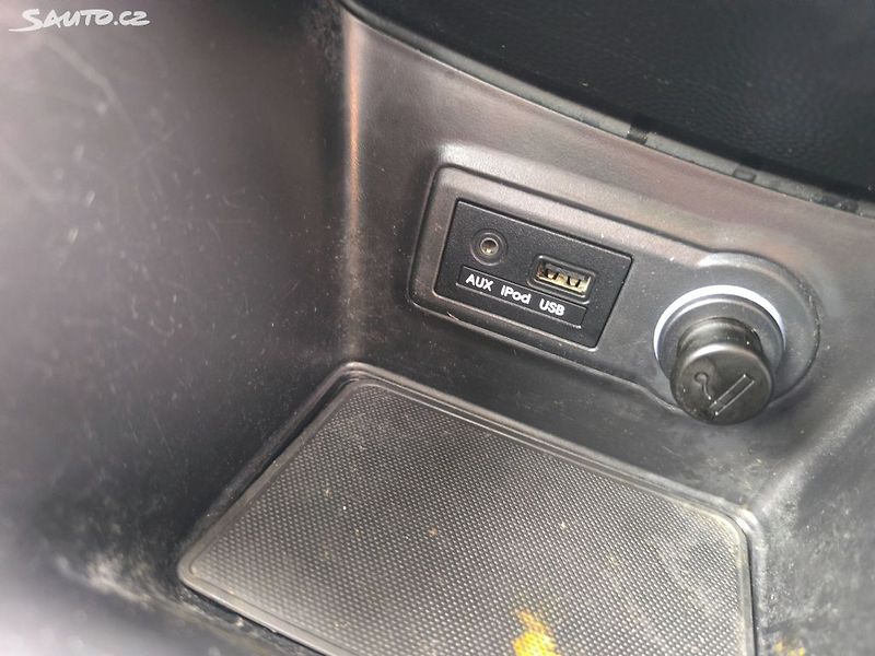 Hyundai ix20 KRÁSNÝ,100TKM,SERVISKA,1MAJ67L - fotka 17 z 24
