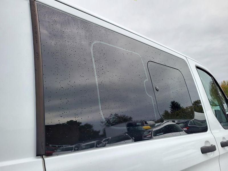 Ford Transit Custom 2.0 EcoBlue mHEV 96kW 6-míst - fotka 34 z 45