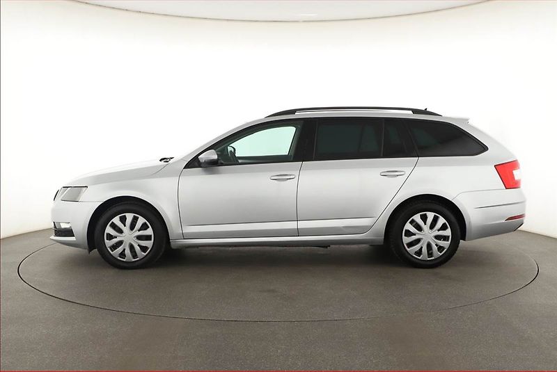Škoda Octavia (2018) 1.6 TDI, Navi, Tempomat - fotka 3 z 13