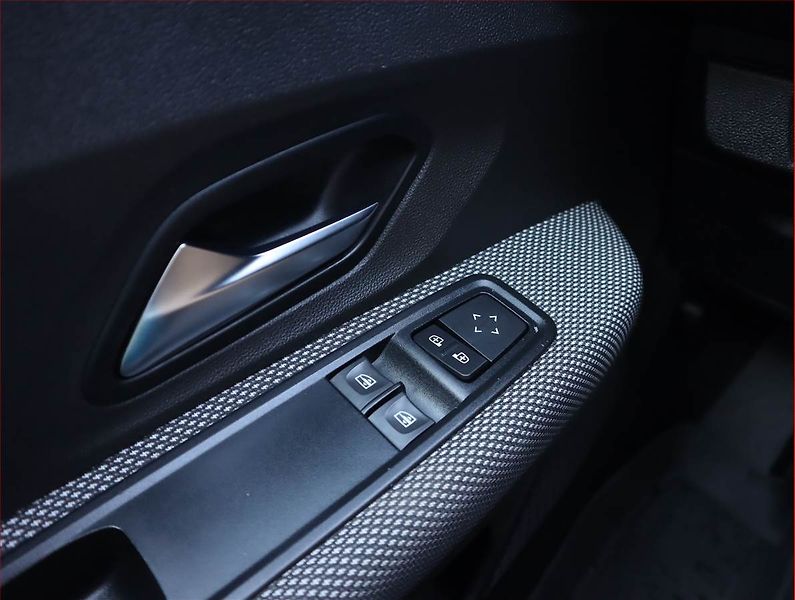Dacia Sandero (2022) 1.0 SCe, Tempomat - fotka 17 z 18