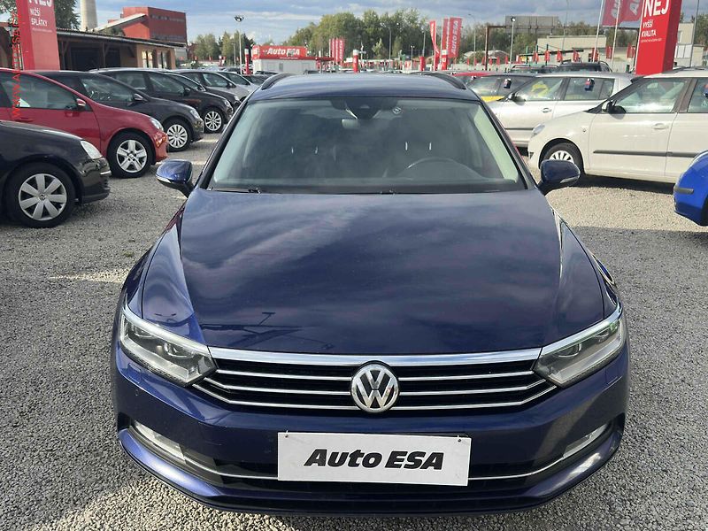 Volkswagen Passat (2019) 2.0 TDi, 2.maj, DSG, navi. - fotka 2 z 26