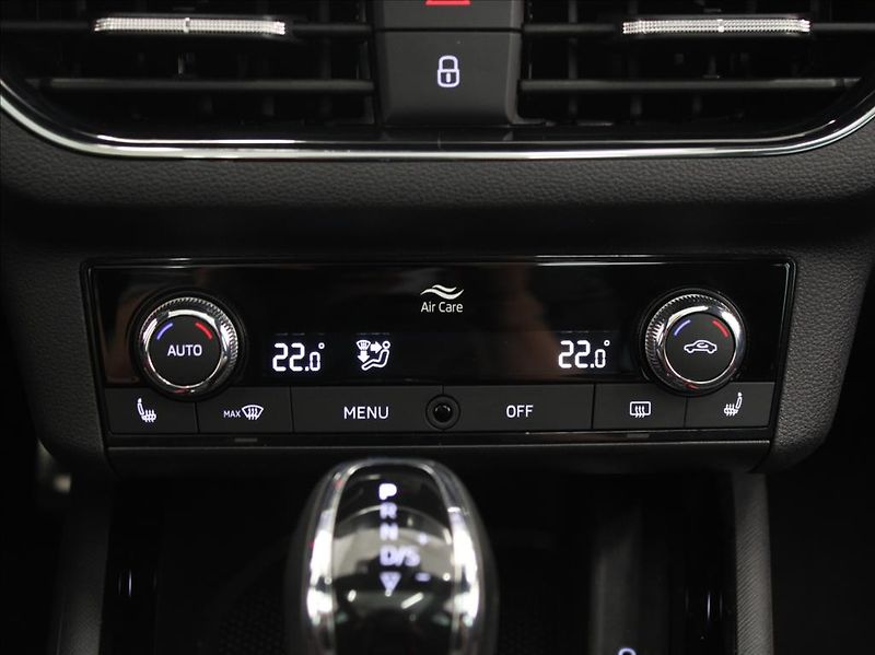Škoda Kamiq 1,0 TSi DSG Monte C. 5L-Zár.ČR - fotka 16 z 28