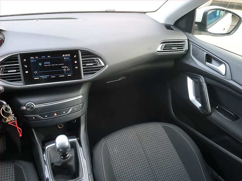 Peugeot 308 (2019) 1.2 PureTech, ČR,1.maj - fotka 8 z 17