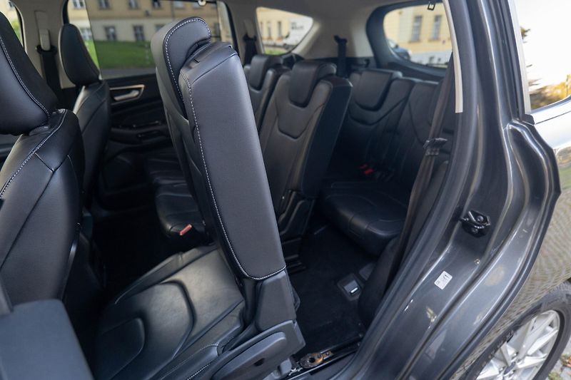 Ford S-MAX 2.0 Kůže Panorama 7 míst Tažné - fotka 23 z 52