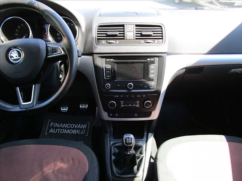 Škoda Yeti 2.0TDi Ambition, Panorama, aut - fotka 15 z 69