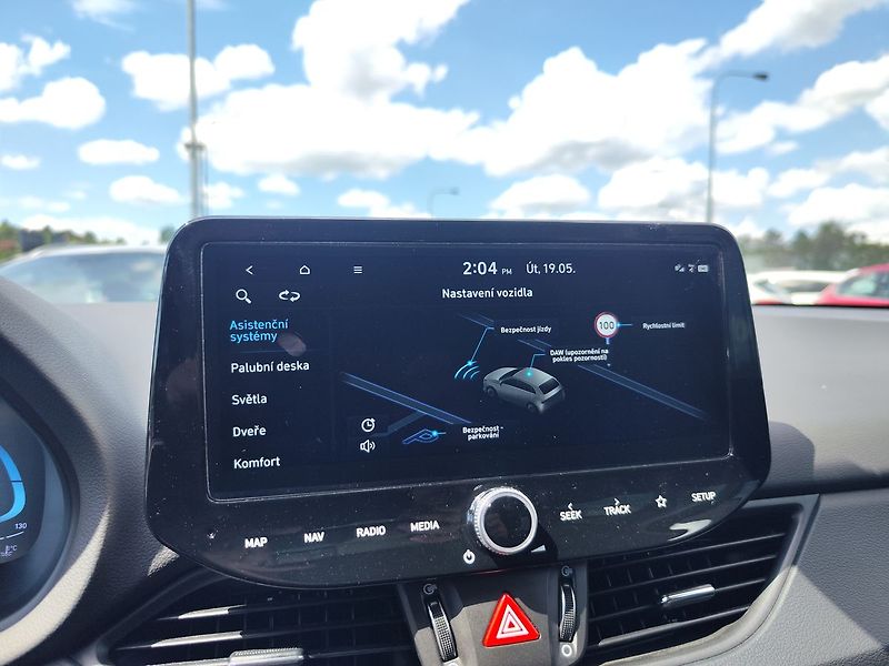 Hyundai i30 1.5i/71kW Smart Climate - fotka 14 z 31
