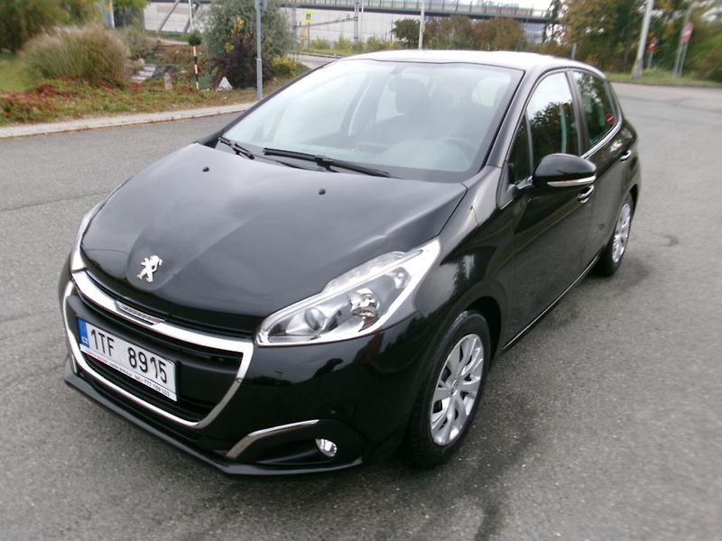 Peugeot 208 (2017) 1.2i KOUPENO ČR,1.MAJITEL - fotka 1 z 17