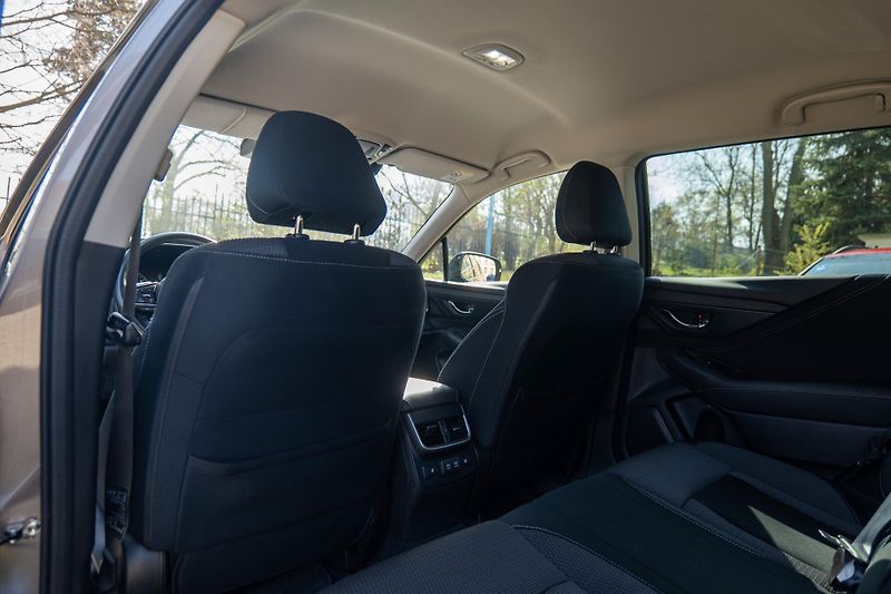 Subaru Outback 2.5i 4WD Active Vedený servis - fotka 11 z 27