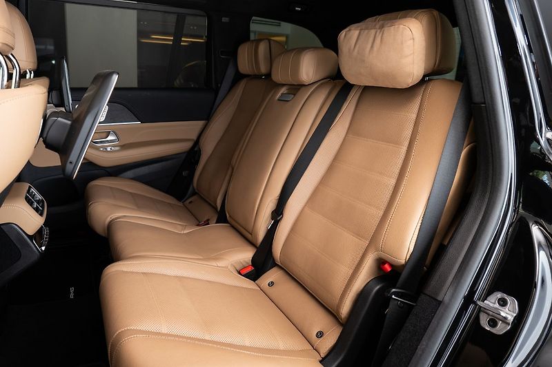 Mercedes-Benz GLS d 4MATIC E-active body control - fotka 10 z 24