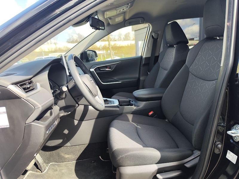 Toyota RAV4 2.5 HEV/163kW Comort AT - fotka 16 z 29