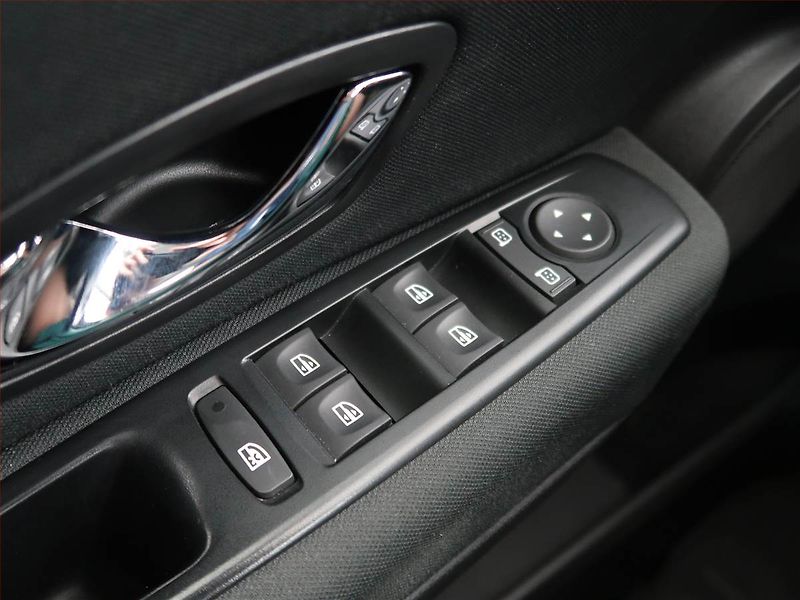 Renault Mégane (2013) 1.6 16V, ČR,1.maj, Serv.kniha - fotka 16 z 16