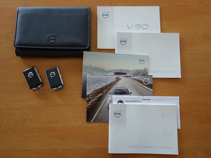 Volvo V90 (2017) 2.0D4 140kW INSCRIPTION -1.MAJ - fotka 38 z 47