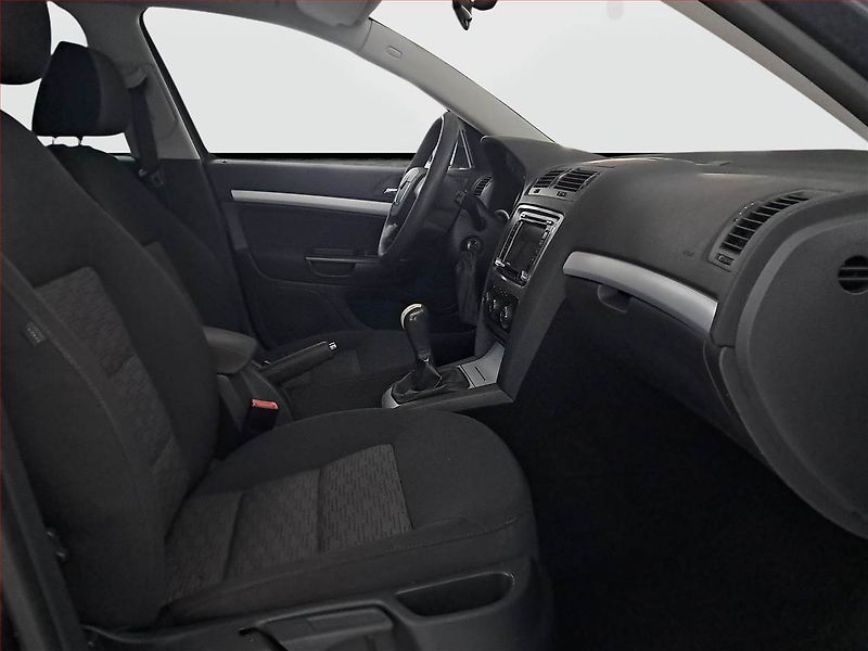 Škoda Octavia (2010) Ambiente 1.4 TSI, Tempomat - fotka 9 z 16