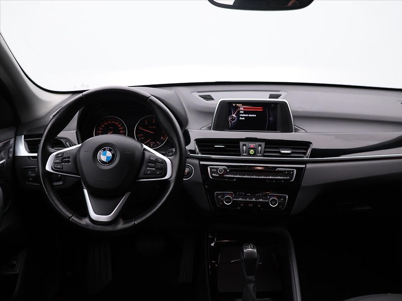 BMW X1 2.0 20d 140kW xDrive Aut. CZ - fotka 19 z 26