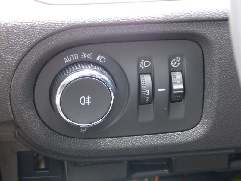 Opel Grandland (2023) 1.2Turbo 96kW - fotka 19 z 36