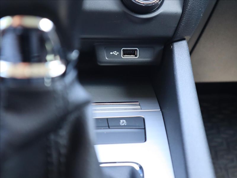 Škoda Octavia 2,0 TDi 110kW4x4 ParkPilot DPH - fotka 21 z 24