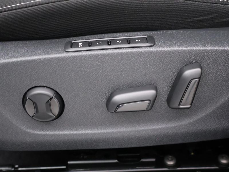 Škoda Octavia 2,0 TDI 110kW DSG Matrix DPH - fotka 14 z 30