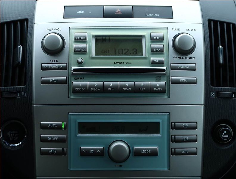 Toyota Corolla Verso (2004) 1.8, po STK, rezervace - fotka 12 z 16
