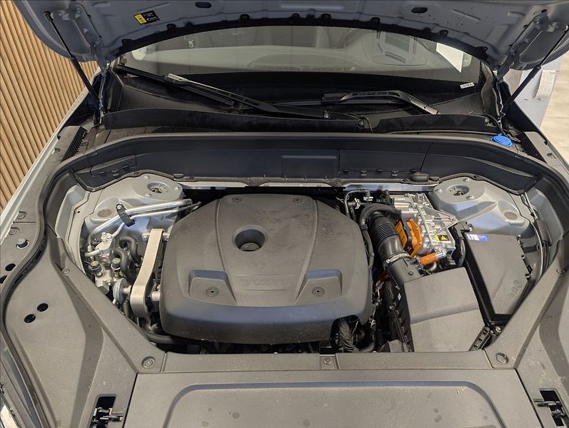 Volvo XC90 T8 Plus Dark Recharge AWD - fotka 39 z 39