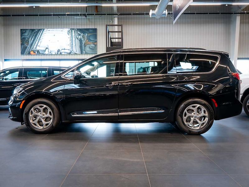 Chrysler Pacifica (2022) 3.6 Limited AWD, 360 Cam, ACC - fotka 2 z 44