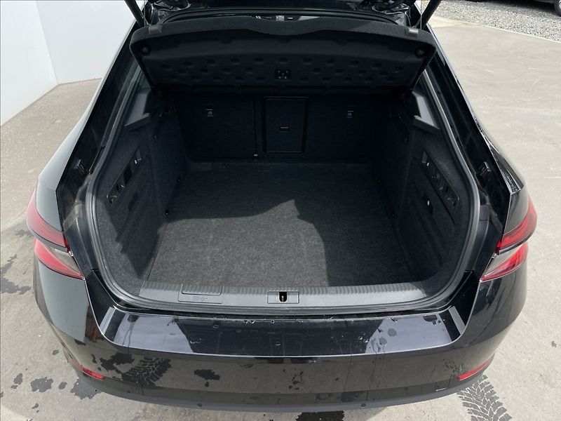 Škoda Superb 2,0 TDI 4x4 DSG SportLine TZ - fotka 21 z 22