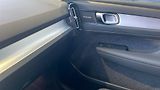 Volvo XC40 (2026) PLUS DARK, B4 FWD, 145+10 kW / - náhled 8