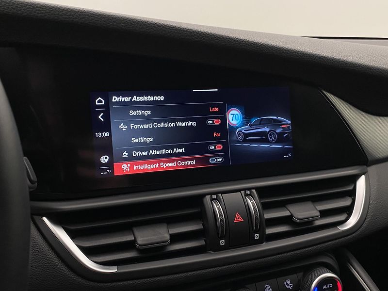 Alfa Romeo Giulia 2.0T VELOCE Q4 AUT  - fotka 41 z 56