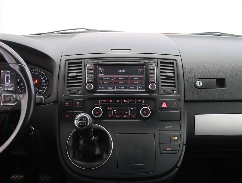 Volkswagen Multivan (2013) Comfortline 2.0 TDI 4Motion - fotka 11 z 24