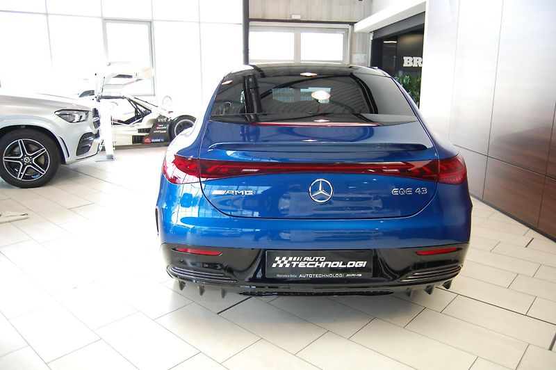 Mercedes-Benz EQE (2022) 43AMG 4MATIC - fotka 8 z 23