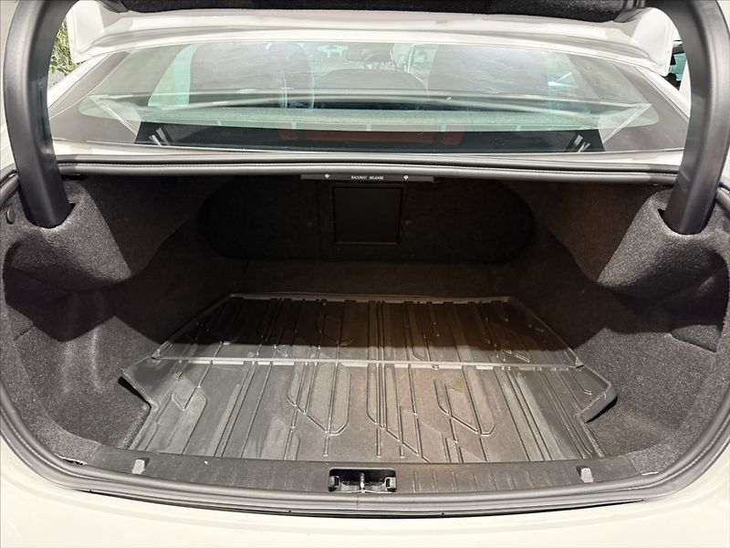 Volvo S60 1,6   T3 SUMMUM XENON BLIS - fotka 26 z 33