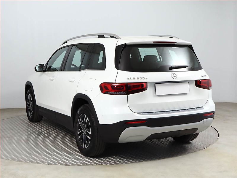 Mercedes-Benz GLB (2023) 200 d 4MATIC - fotka 4 z 24
