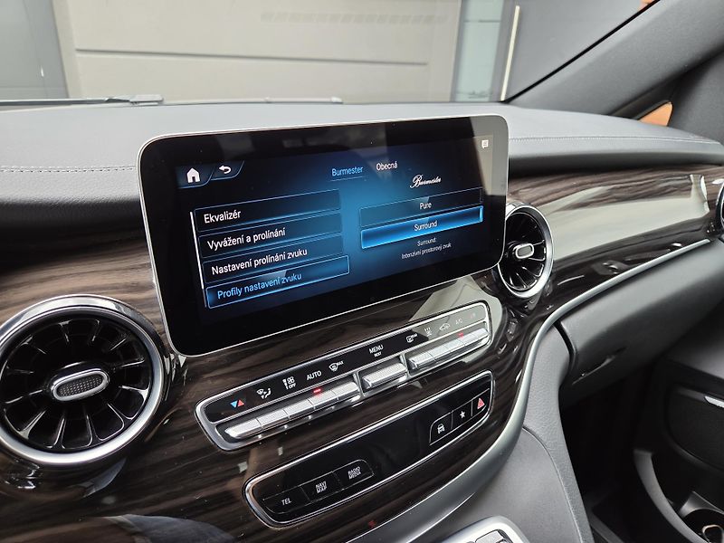 Mercedes-Benz Třídy V (2023) 300d 4M AVG AMG TOPvýbava 1m - fotka 39 z 49