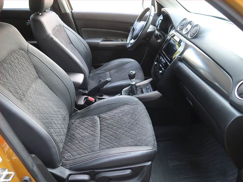 Suzuki Vitara (2020) Elegance 1.4 BoosterJet - fotka 9 z 18