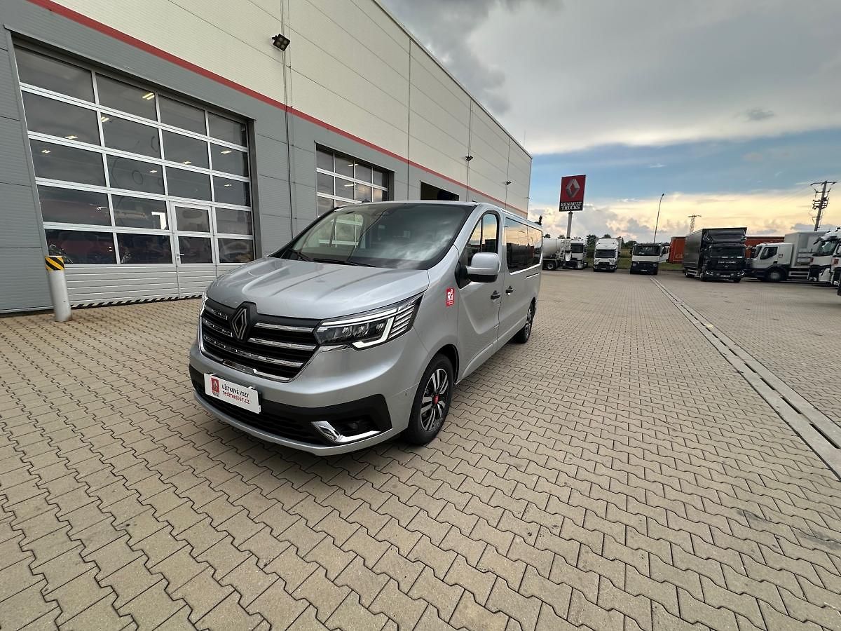 Renault Trafic COMBI L2H1 170k AT9 RED 8 MÍST